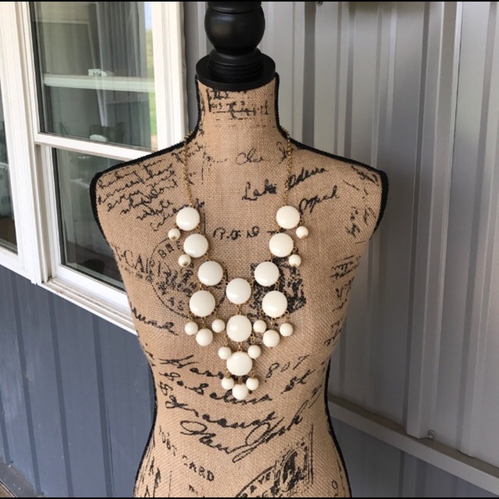 Bubble fashion necklace